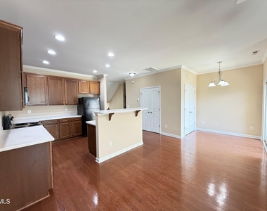 705 Keystone Park Drive - Photo Thumbnail 8