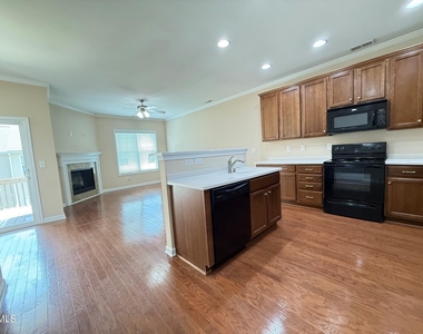 705 Keystone Park Drive - Photo Thumbnail 5