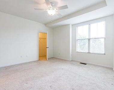 3917 Brokenshire Street - Photo Thumbnail 4