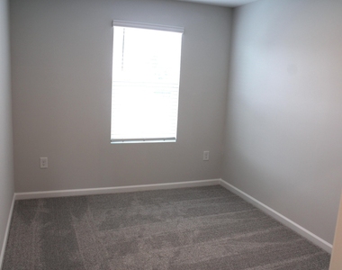 1369 Bessie Court - Photo Thumbnail 12