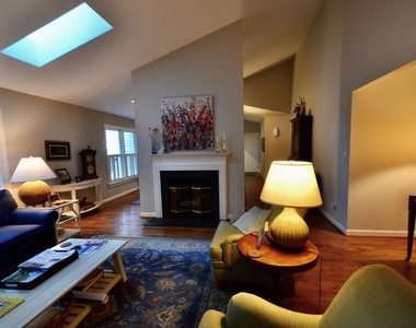 531 Weathersfield - Photo Thumbnail 10