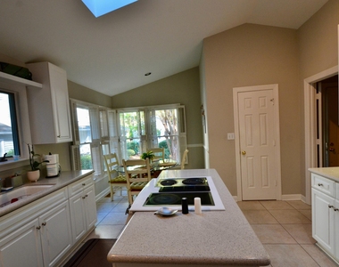 531 Weathersfield - Photo Thumbnail 2