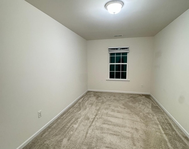 1070 Coldstream Drive - Photo Thumbnail 2