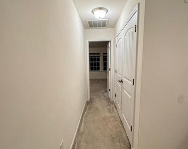 1070 Coldstream Drive - Photo Thumbnail 8