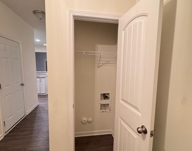 1070 Coldstream Drive - Photo Thumbnail 21