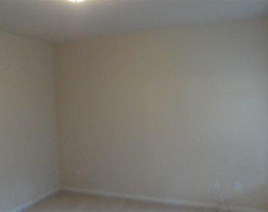 132 Linden Park Lane - Photo Thumbnail 6