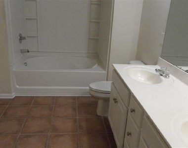 132 Linden Park Lane - Photo Thumbnail 2