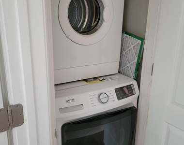219 E South Street - Photo Thumbnail 12