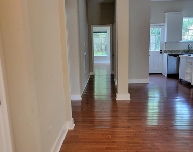 219 E South Street - Photo Thumbnail 7