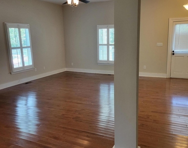 219 E South Street - Photo Thumbnail 4