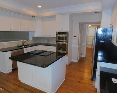 106 Southbank Drive - Photo Thumbnail 4