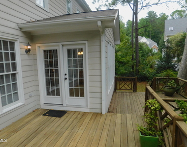 106 Southbank Drive - Photo Thumbnail 14