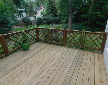 106 Southbank Drive - Photo Thumbnail 12