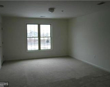 1910 Powell Road - Photo Thumbnail 1