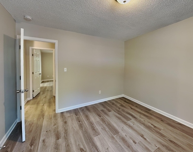 417 Westonridge Run - Photo Thumbnail 11