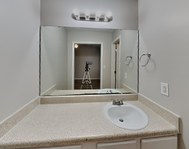 417 Westonridge Run - Photo Thumbnail 8
