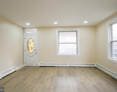 3817 Dennison Avenue - Photo Thumbnail 5