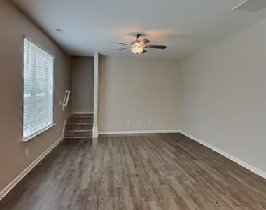 104 Yadkin Street - Photo Thumbnail 2