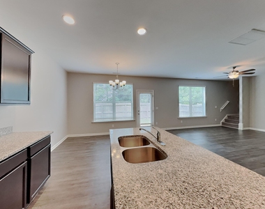 104 Yadkin Street - Photo Thumbnail 4