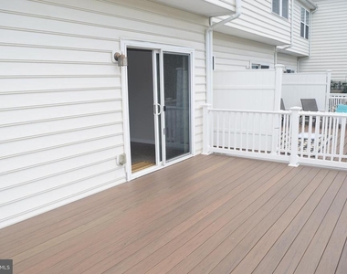 226 Bardel Drive - Photo Thumbnail 12