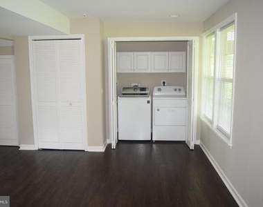 226 Bardel Drive - Photo Thumbnail 3