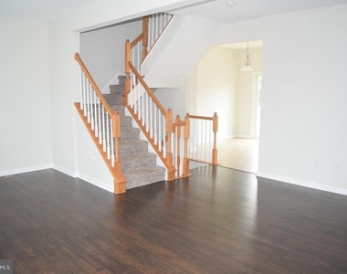 226 Bardel Drive - Photo Thumbnail 7