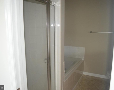 226 Bardel Drive - Photo Thumbnail 17