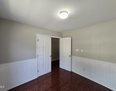 10028 Blackwell Drive - Photo Thumbnail 2