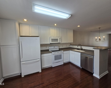 10028 Blackwell Drive - Photo Thumbnail 6
