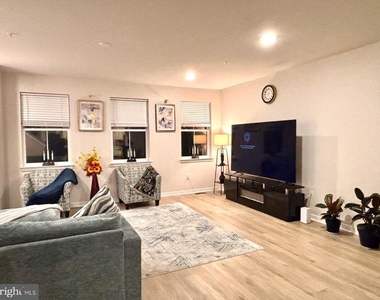111 Four Leaf Dr - Photo Thumbnail 12