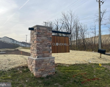 111 Four Leaf Dr - Photo Thumbnail 32