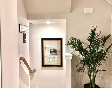 111 Four Leaf Dr - Photo Thumbnail 8