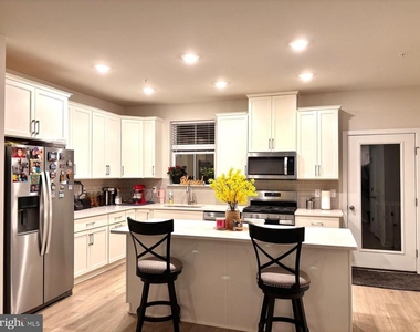 111 Four Leaf Dr - Photo Thumbnail 15