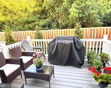 111 Four Leaf Dr - Photo Thumbnail 4