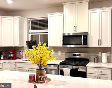 111 Four Leaf Dr - Photo Thumbnail 16