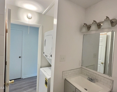3081 Huntleigh Drive - Photo Thumbnail 5