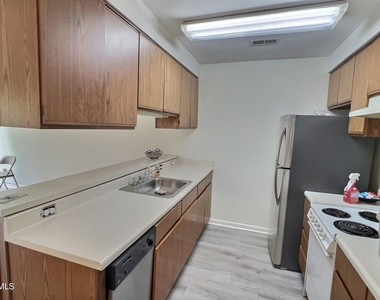 3081 Huntleigh Drive - Photo Thumbnail 3