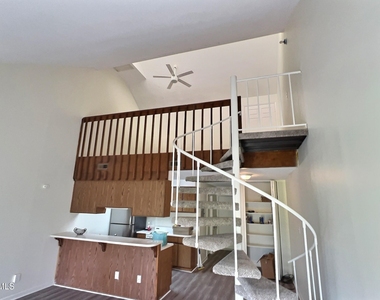 3081 Huntleigh Drive - Photo Thumbnail 1