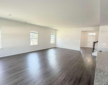 126 Misty Pike Drive - Photo Thumbnail 8