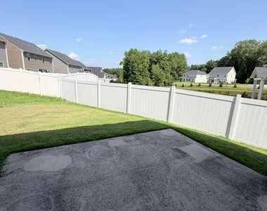 126 Misty Pike Drive - Photo Thumbnail 12