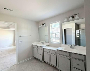 126 Misty Pike Drive - Photo Thumbnail 22