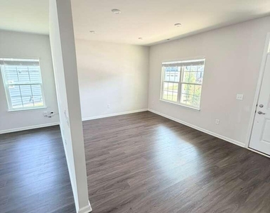 126 Misty Pike Drive - Photo Thumbnail 5