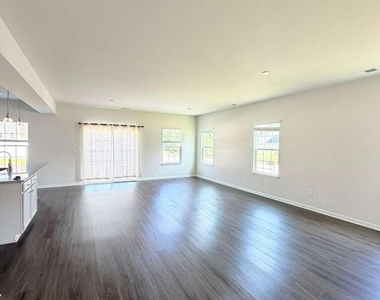 126 Misty Pike Drive - Photo Thumbnail 6
