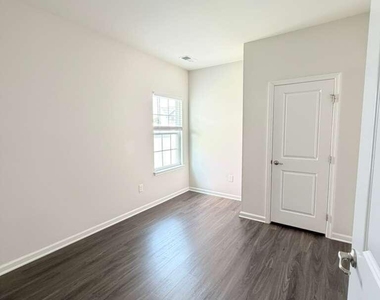 126 Misty Pike Drive - Photo Thumbnail 7