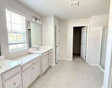 126 Misty Pike Drive - Photo Thumbnail 20