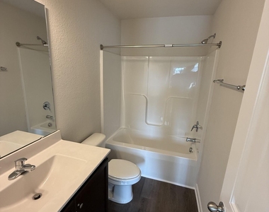 2091 Wiggins Village Drive - Photo Thumbnail 12