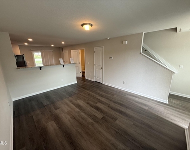 2091 Wiggins Village Drive - Photo Thumbnail 5
