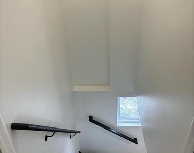 1019 S Broadway - Photo Thumbnail 18
