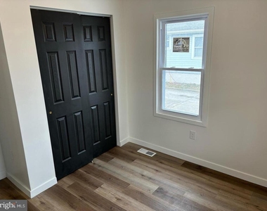 1019 S Broadway - Photo Thumbnail 5