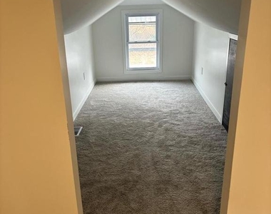 1019 S Broadway - Photo Thumbnail 17